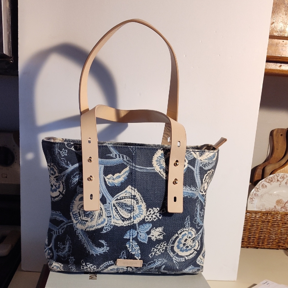 Spartina 449 Daufuski Island blue and white with leather straps Gold hardware